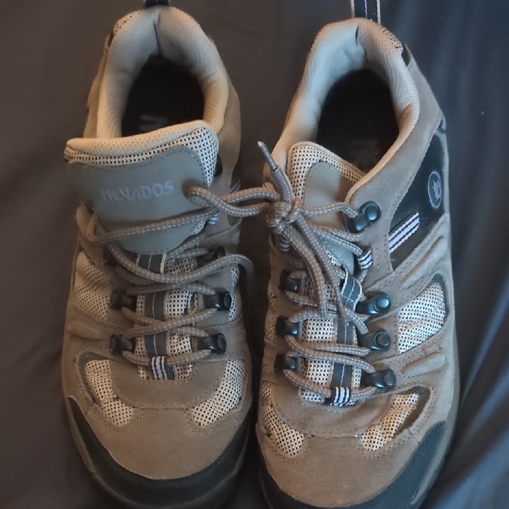 nevados klondike hiking boots